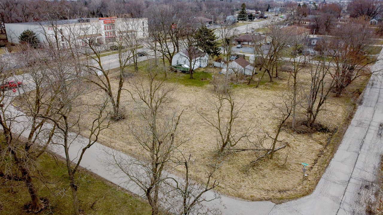 1430 N Green Bay Road, Waukegan, IL 60085 Main Photo