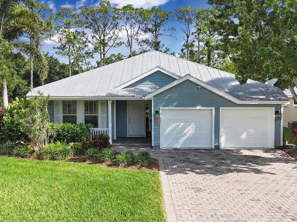 616 NE Canoe Park Circle, Port Saint Lucie, FL 34983