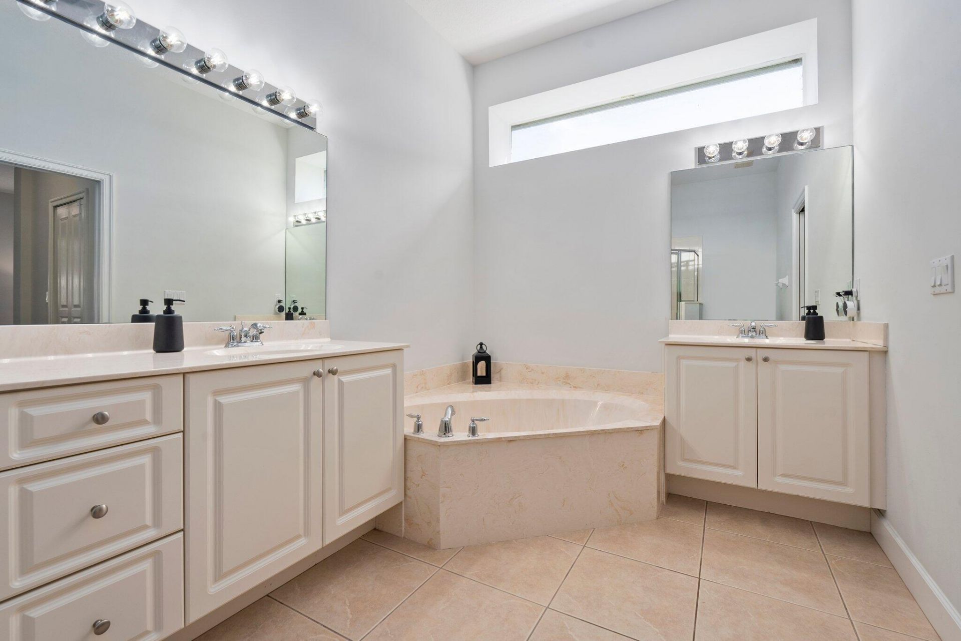 616 NE Canoe Park Circle, Port Saint Lucie, FL 34983 Photo