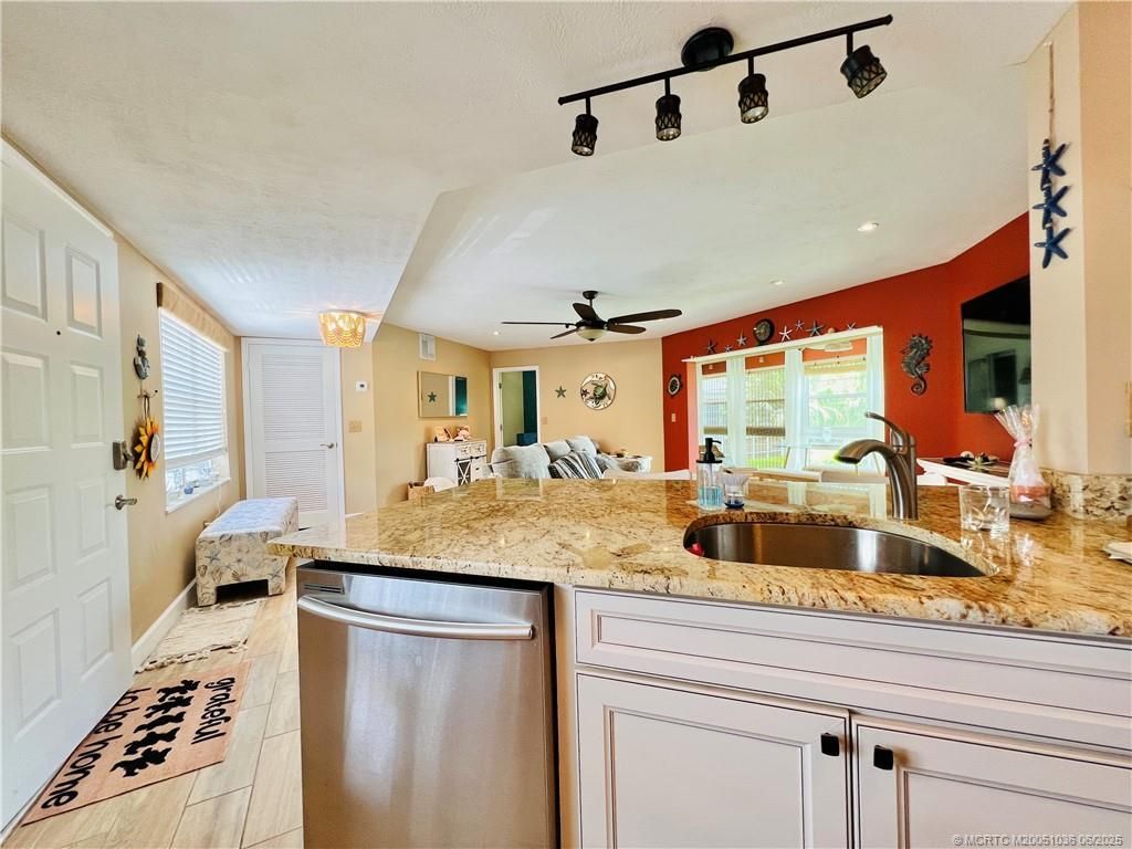 3236 SE Aster Lane, Unit M225, Stuart, FL 34994 Photo