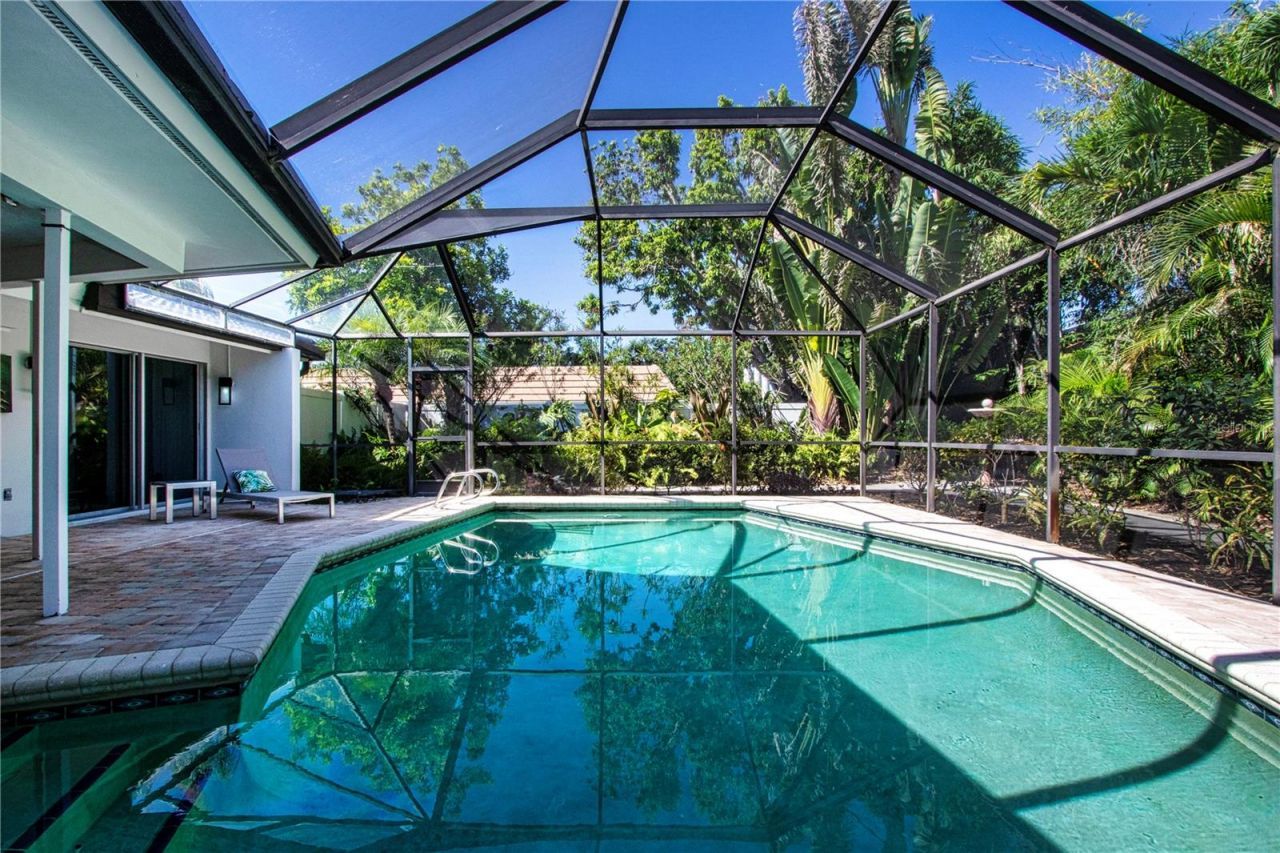 483 Partridge Circle, Sarasota, FL 34236 Photo