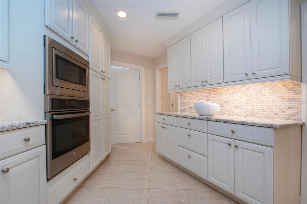 483 Partridge Circle, Sarasota, FL 34236 Photo