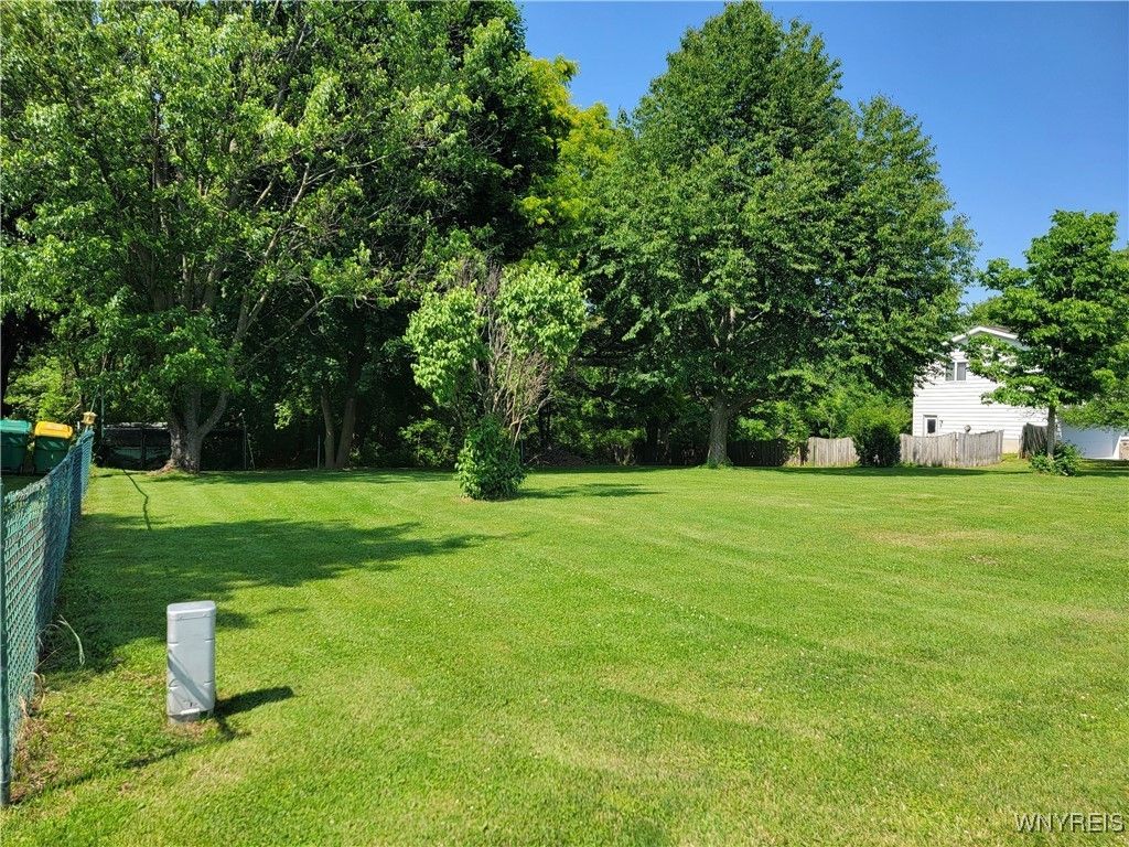 1020 Sunset Court, Lockport, NY 14094 Main Photo