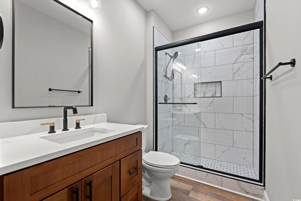 8016 Old Reaves Ferry Rd. Photo 18