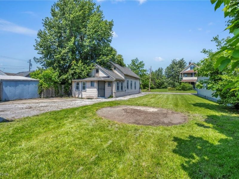 4571 Sackett Avenue, Cleveland, OH 44109 Photo 3