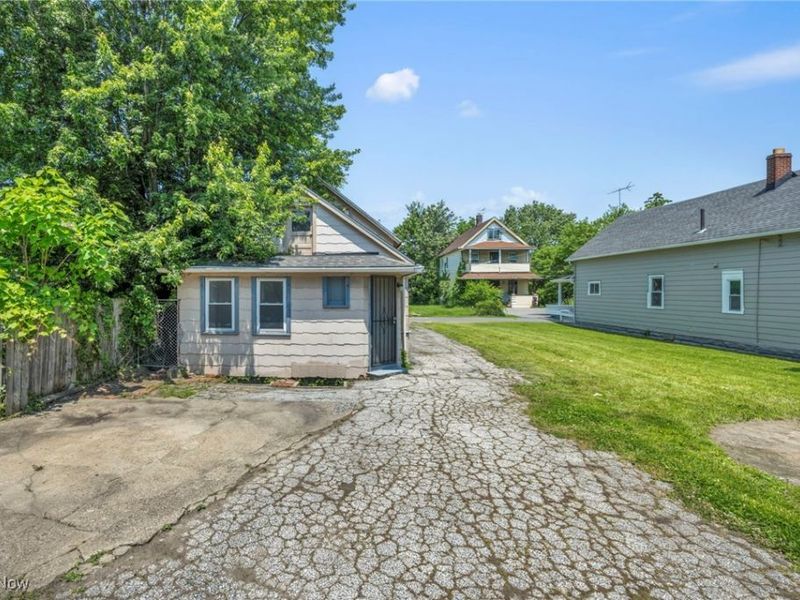 4571 Sackett Avenue, Cleveland, OH 44109 Photo 4