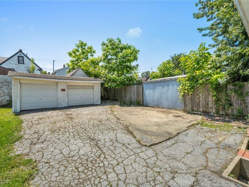 4571 Sackett Avenue, Cleveland, OH 44109 Photo 5