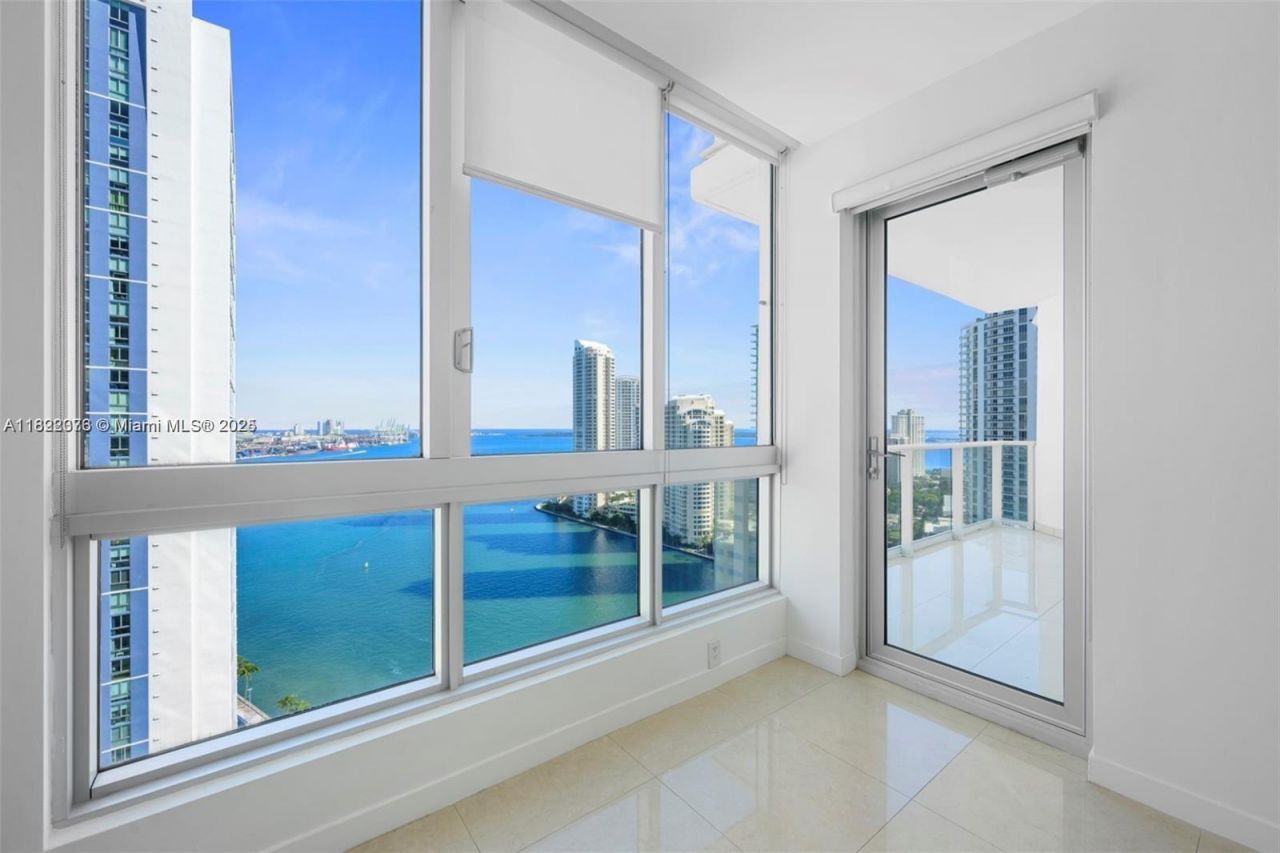 300 S Biscayne Blvd, Unit T-2612, Miami, FL 33131 Photo