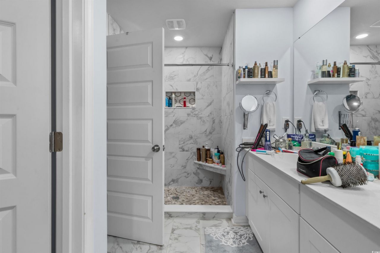 1078 Saltgrass Way Photo 17