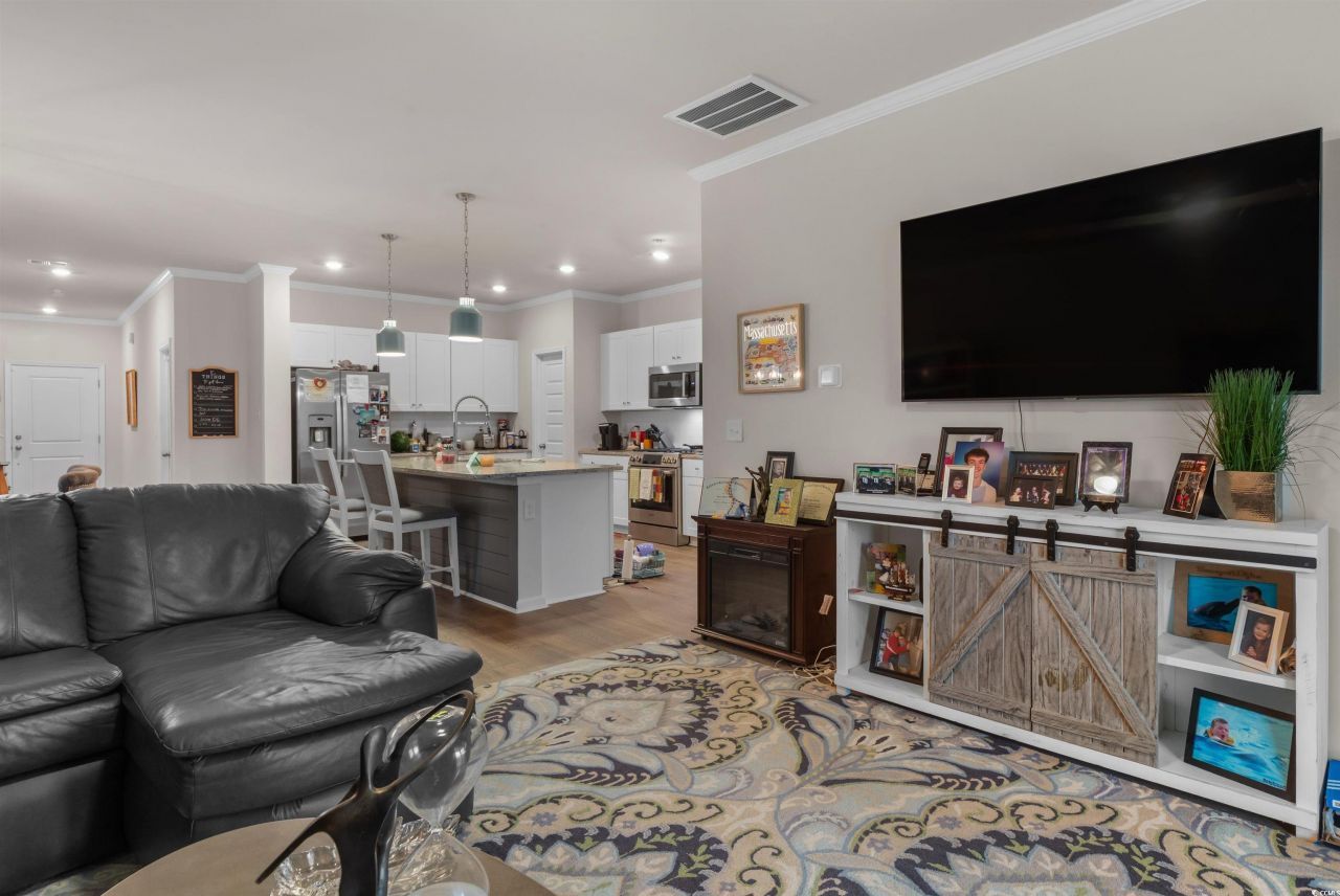 1078 Saltgrass Way Photo 6