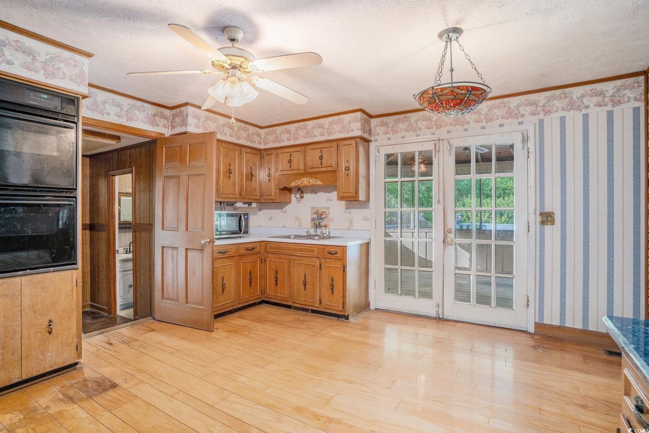 4920 Meadow St. Photo 8