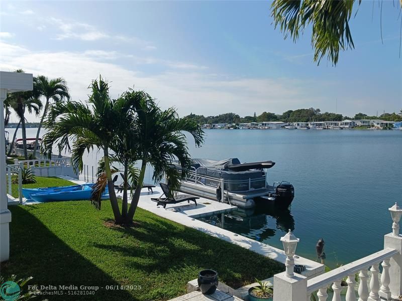 210 Lake Shore Dr, Pembroke Park, FL 33009 Photo
