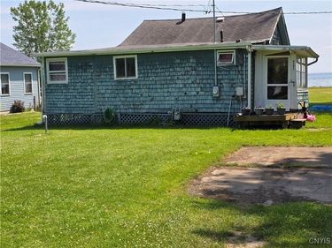 9395 Lakeshore View Road, Bridgeport, NY 13037