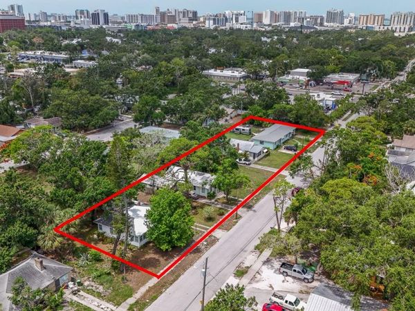 2050-2026 10TH, SARASOTA, FL 34237