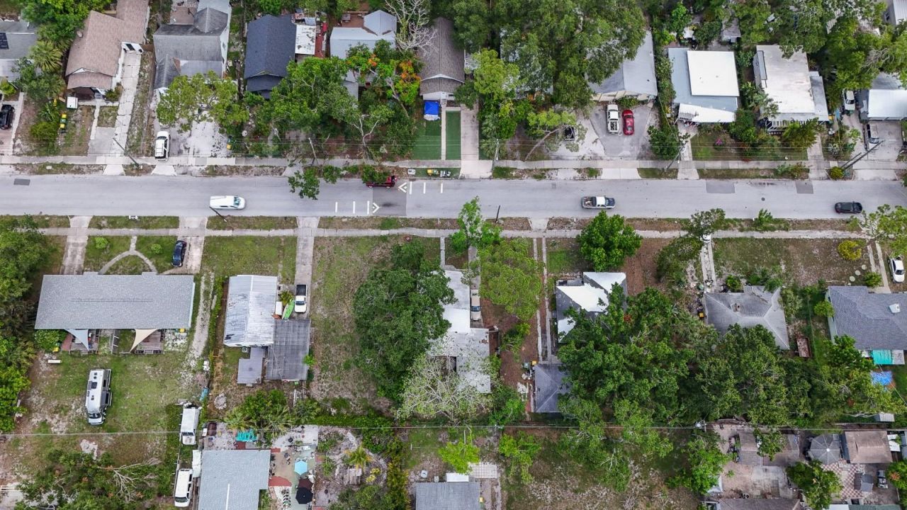 2050-2026 10th, Sarasota, FL 34237 Photo