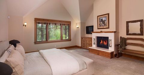 8133 Valhalla Drive, Truckee, CA 96161 Photo