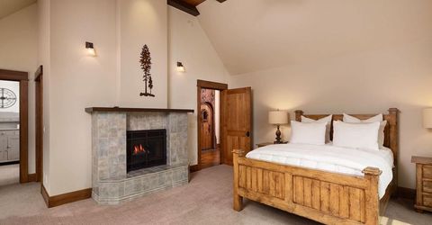 8133 Valhalla Drive, Truckee, CA 96161 Photo