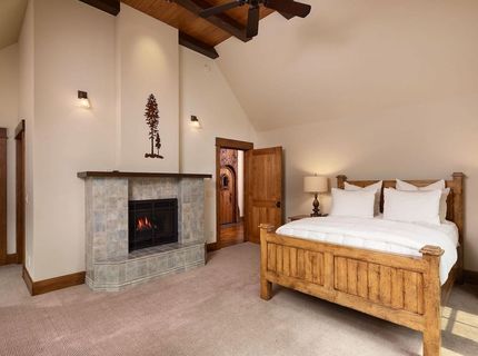 8133 Valhalla Drive, Truckee, CA 96161 Photo