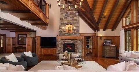 8133 Valhalla Drive, Truckee, CA 96161 Photo