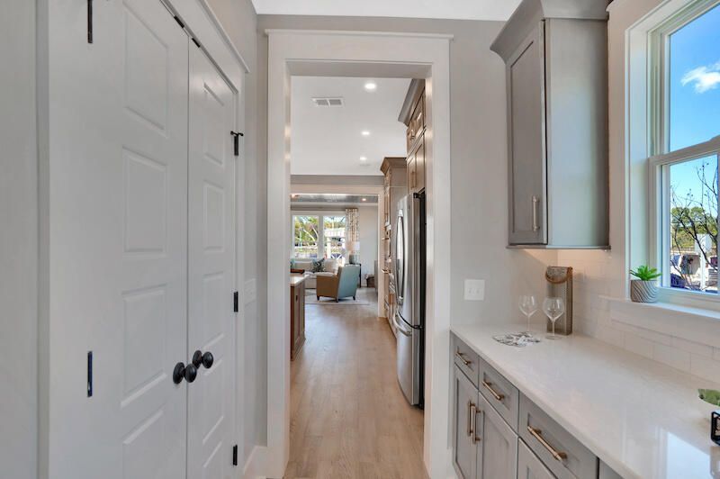 2038 Sea Water Drive Photo 7