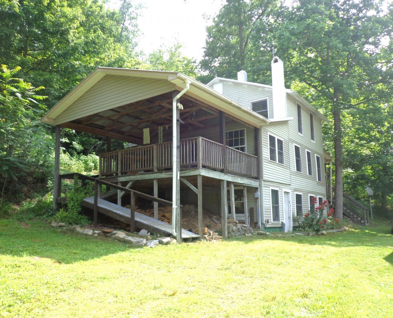 1342 Russell Creek Rd, Lobelville, TN 37097 Main Photo