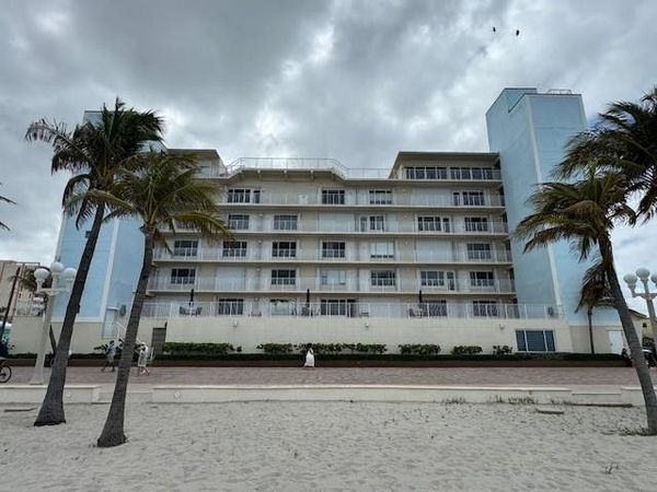300 Oregon Street, Unit 401, Hollywood, FL 33019