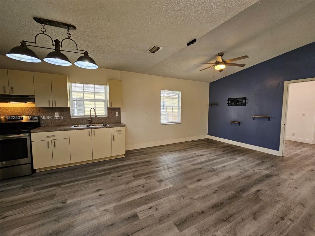 800 NW 15th Ave, Fort Lauderdale, FL 33311 Photo