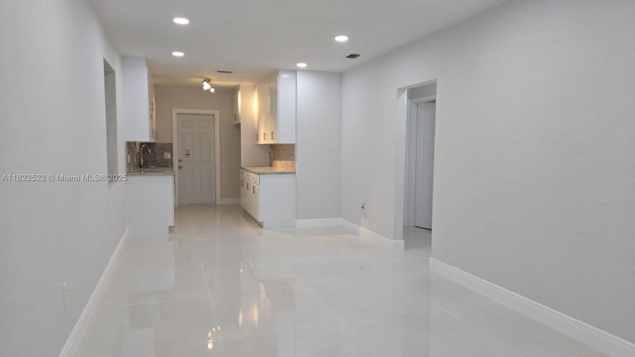 257 E 38th St, Hialeah, FL 33013 Photo