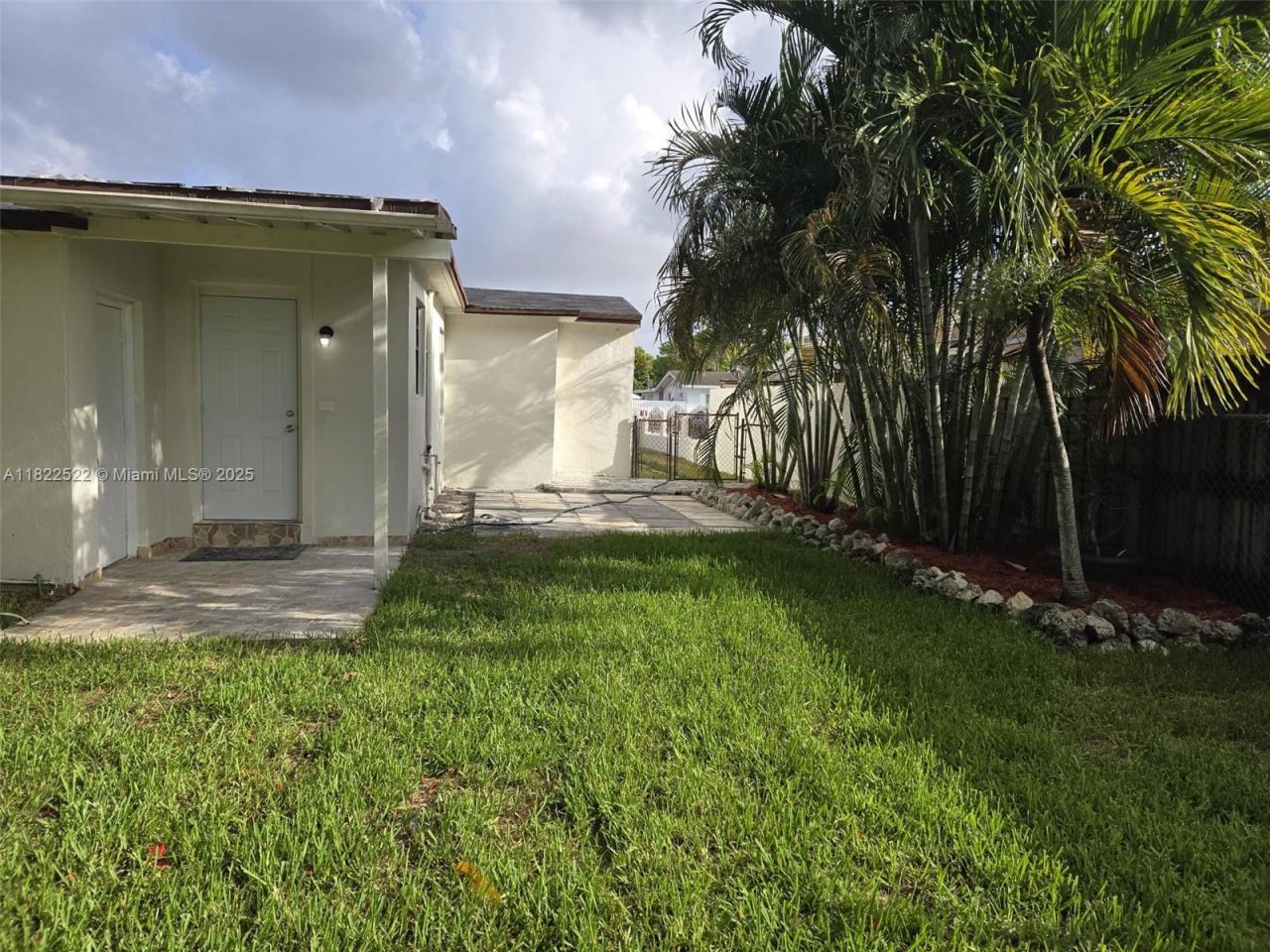 257 E 38th St, Hialeah, FL 33013 Photo