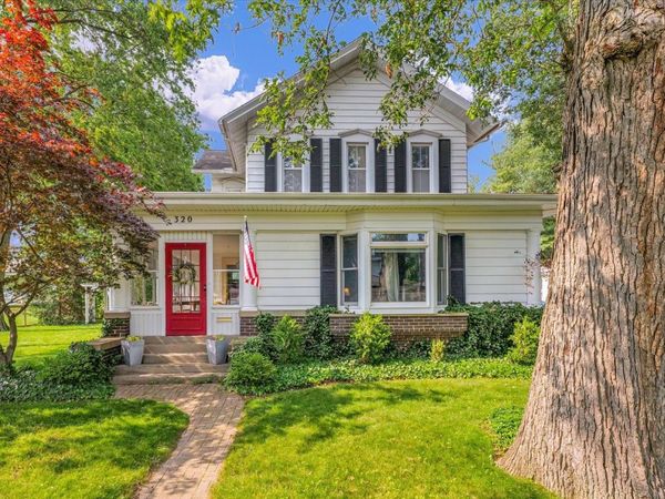 320 E Locust Street, Watseka, IL 60970