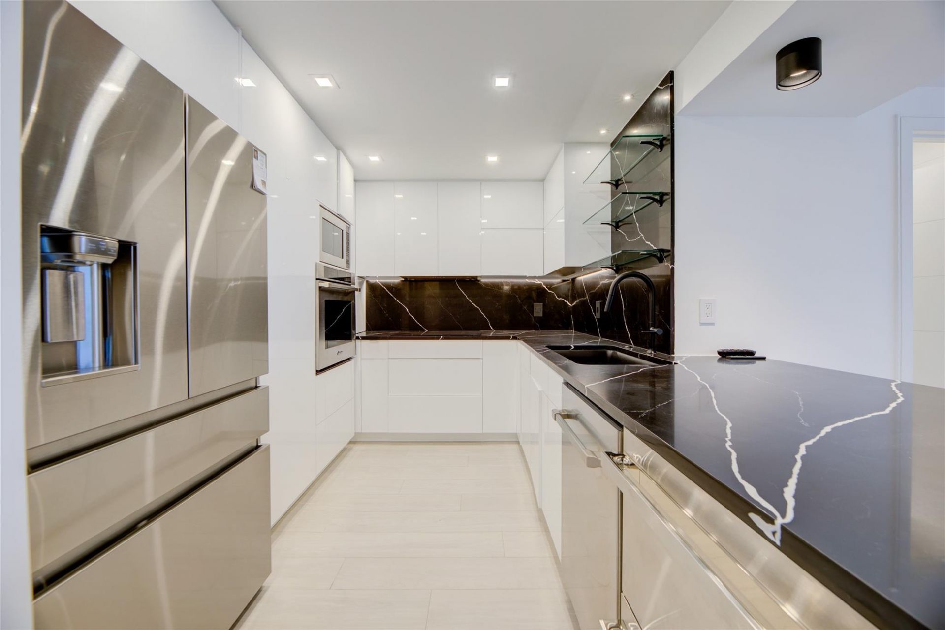 1 Las Olas Circle, Unit 404, Fort Lauderdale, FL 33316 Photo