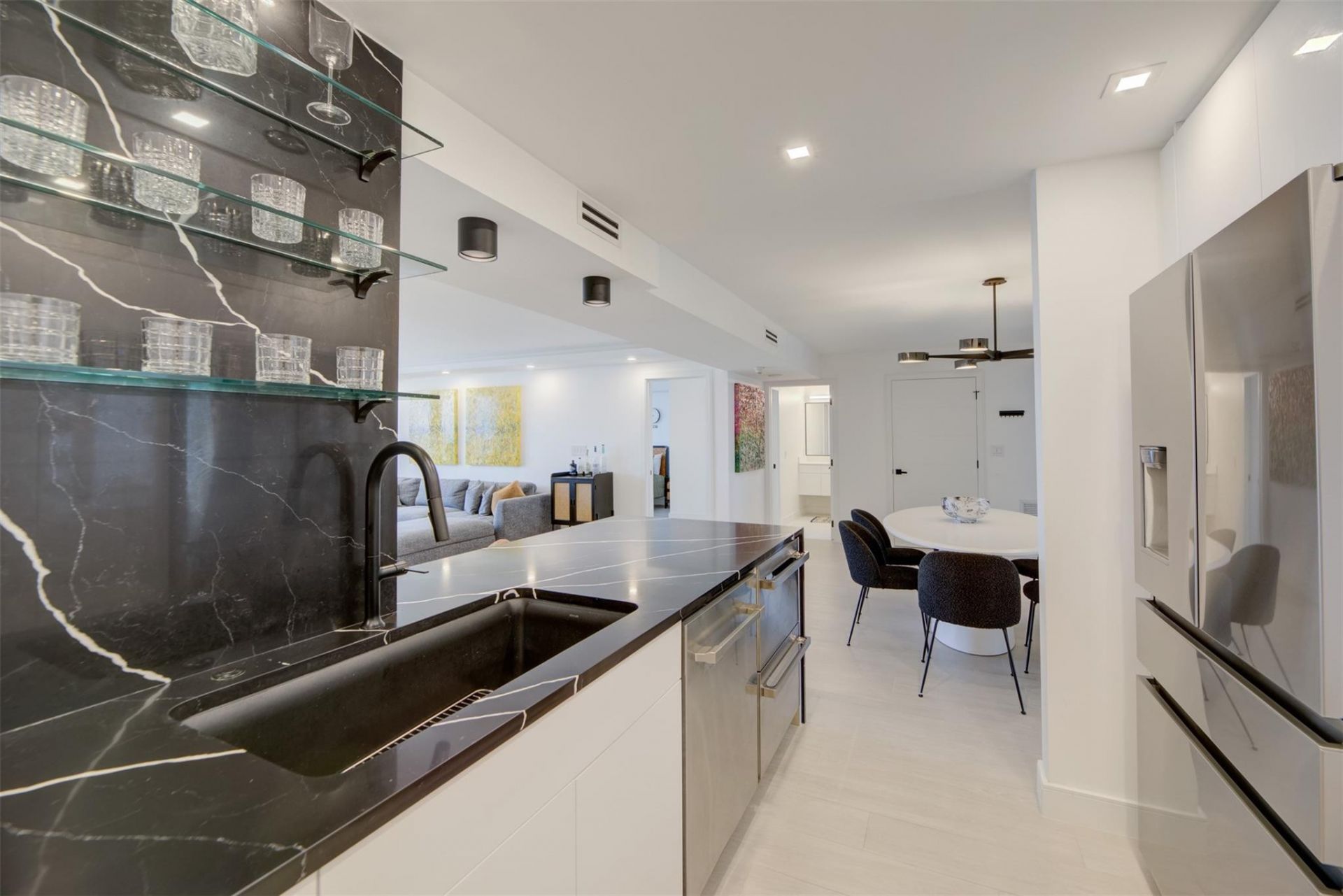 1 Las Olas Circle, Unit 404, Fort Lauderdale, FL 33316 Photo