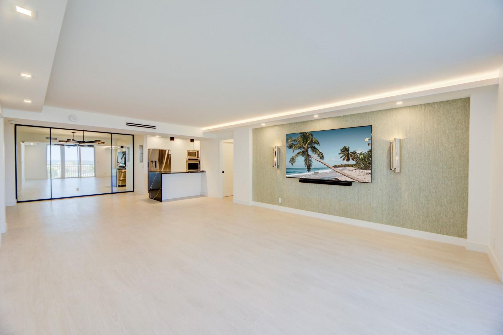 1 Las Olas Circle, Unit 404, Fort Lauderdale, FL 33316 Photo