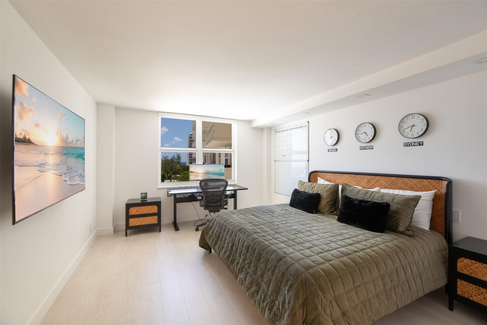 1 Las Olas Circle, Unit 404, Fort Lauderdale, FL 33316 Photo