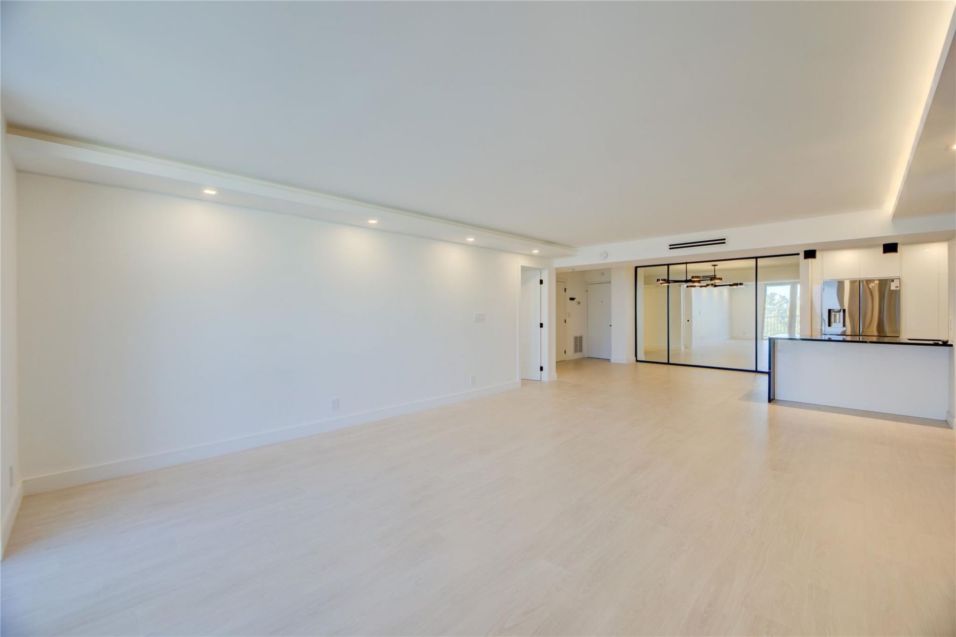 1 Las Olas Circle, Unit 404, Fort Lauderdale, FL 33316 Photo