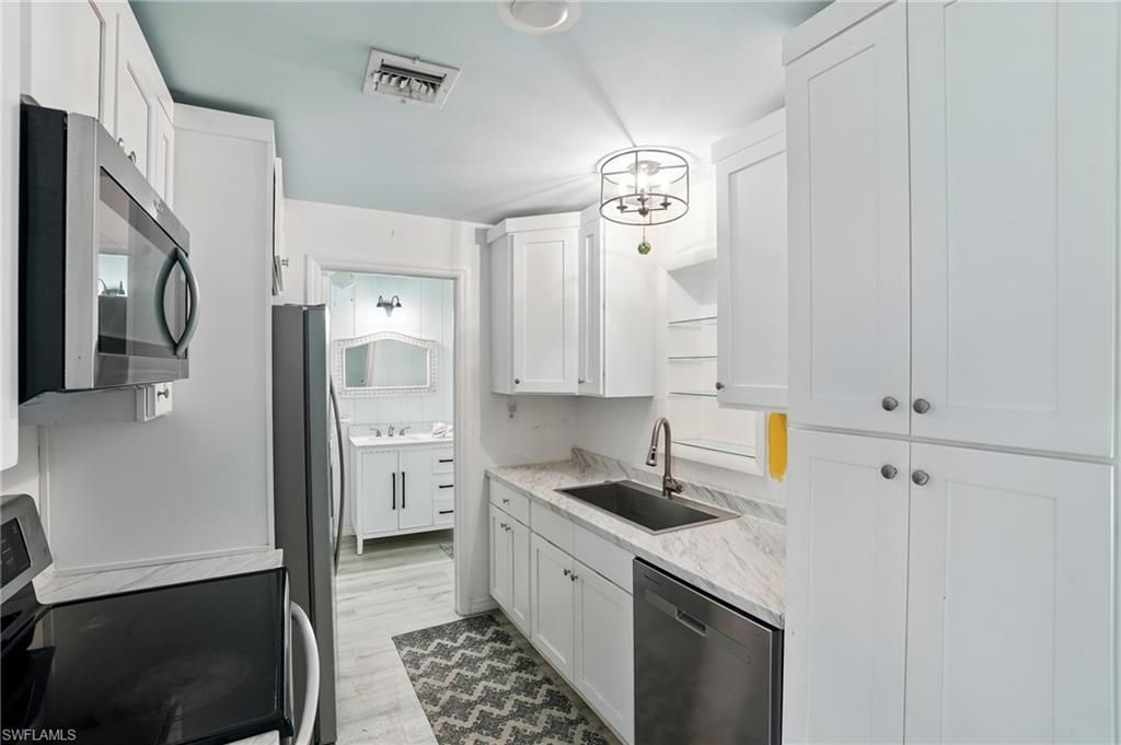 4011 Coconut Cir S, Naples, FL 34104 Photo