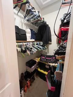 806 Greenmeadow Drive Photo 18