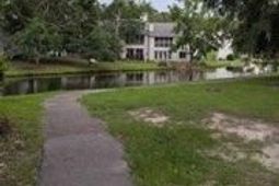 806 Greenmeadow Drive photo 4