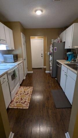 806 Greenmeadow Drive Photo 6