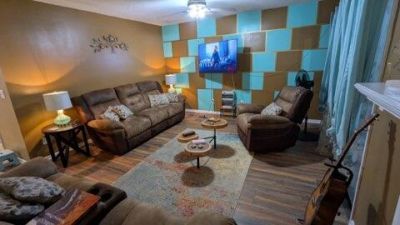 806 Greenmeadow Drive Photo 9