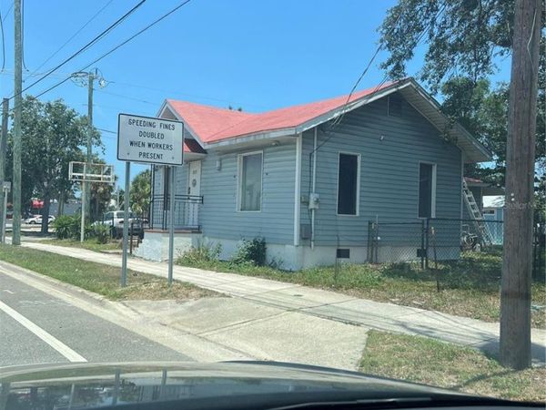 825 N RIDGEWOOD AVENUE, DAYTONA BEACH, FL 32114