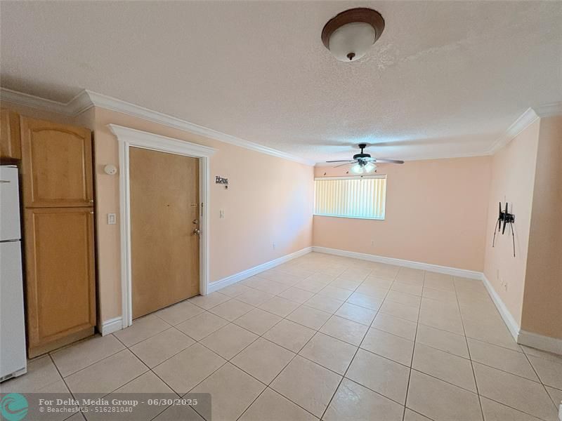 2760 W 62nd Place, Unit 203, Hialeah, FL 33016 Photo