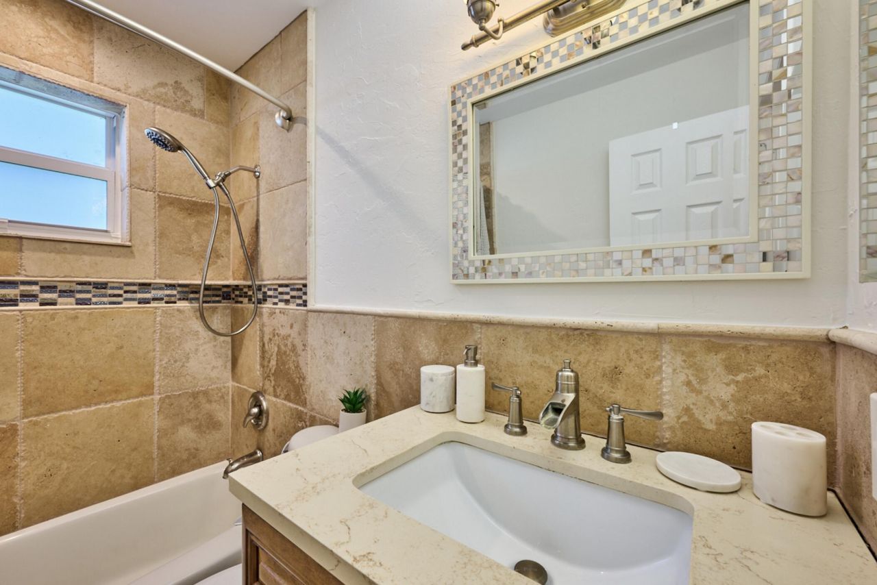 100 Neptune Drive, Hypoluxo, FL 33462 Photo