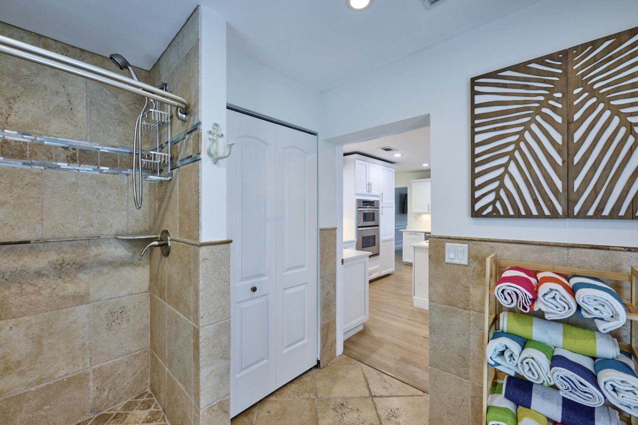 100 Neptune Drive, Hypoluxo, FL 33462 Photo