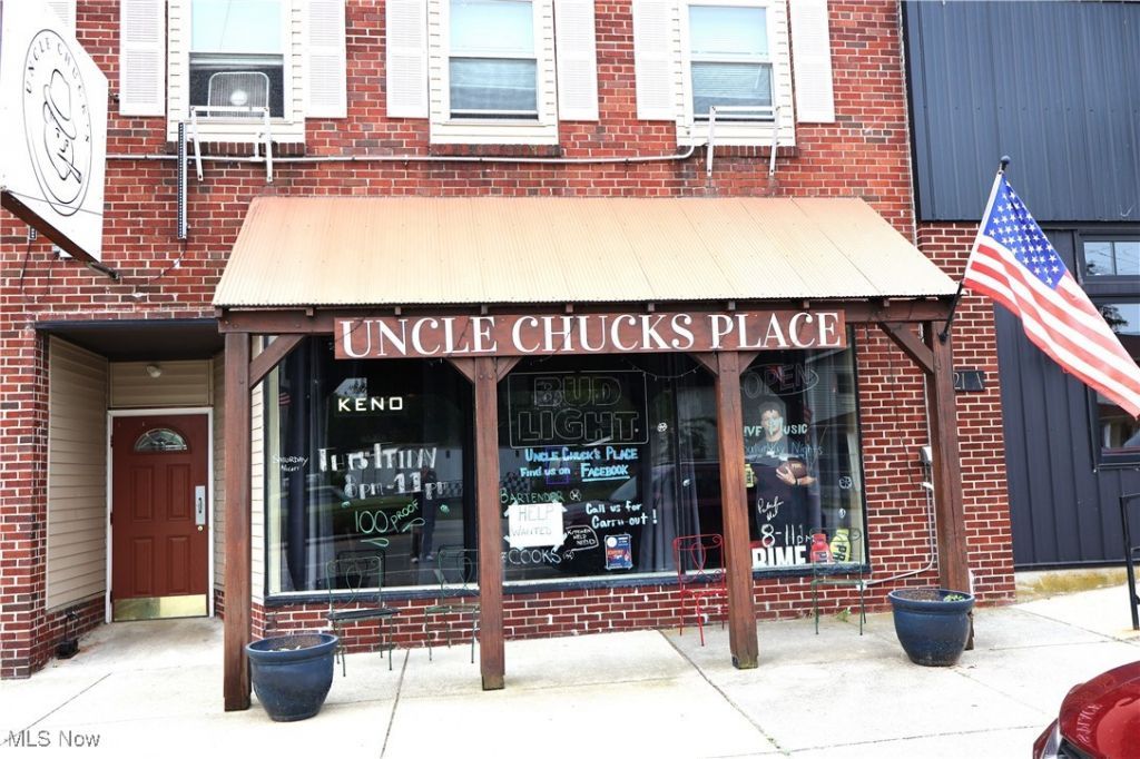 19 W Main Street, Wakeman, OH 44889 Main Photo