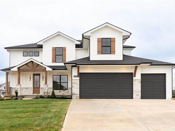 18505 Mohawk Lane, Overland Park, KS 66085