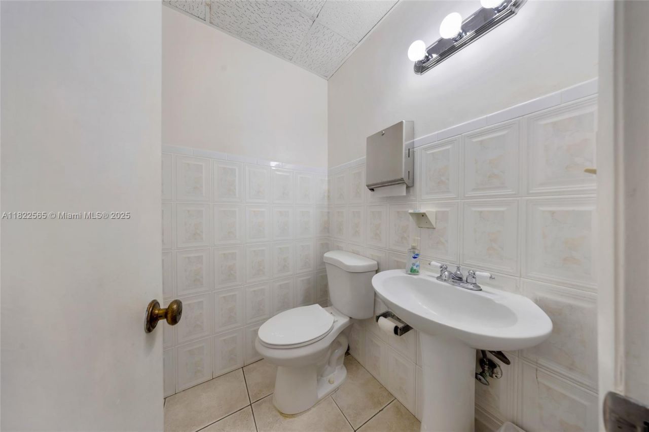 9765 SW 184th St, Palmetto Bay, FL 33157 Photo