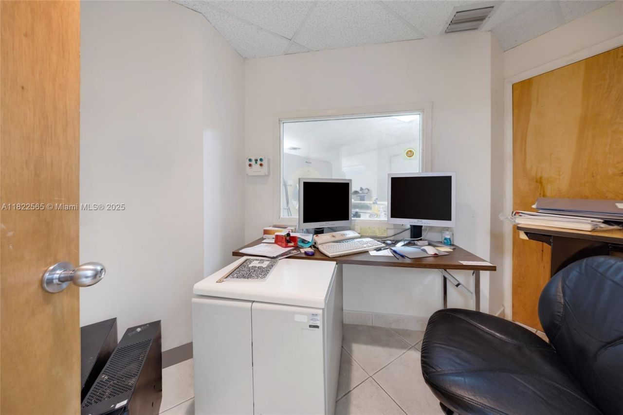 9765 SW 184th St, Palmetto Bay, FL 33157 Photo