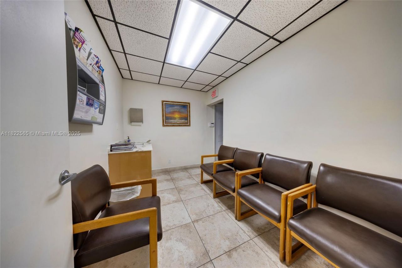 9765 SW 184th St, Palmetto Bay, FL 33157 Photo