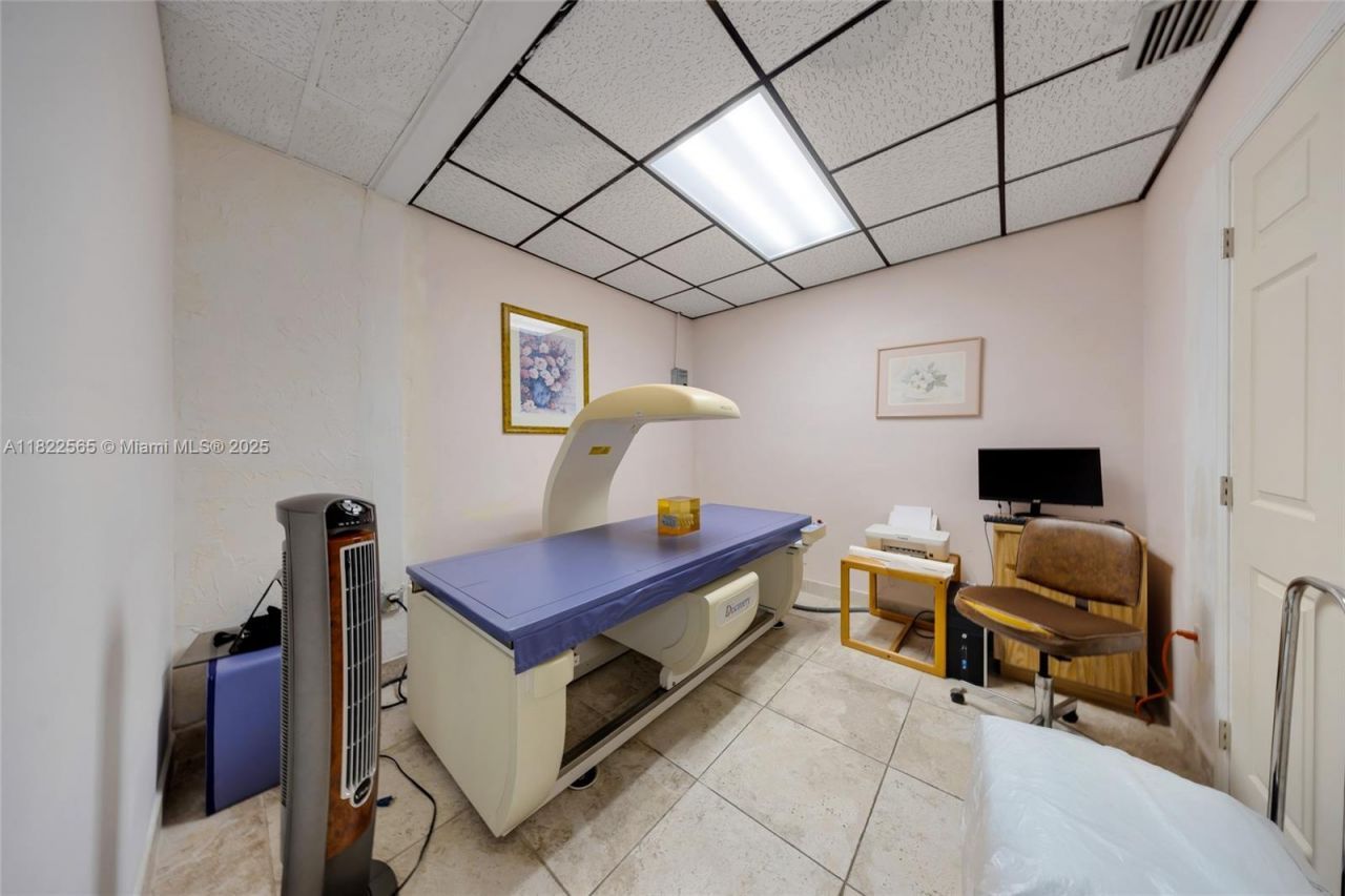 9765 SW 184th St, Palmetto Bay, FL 33157 Photo